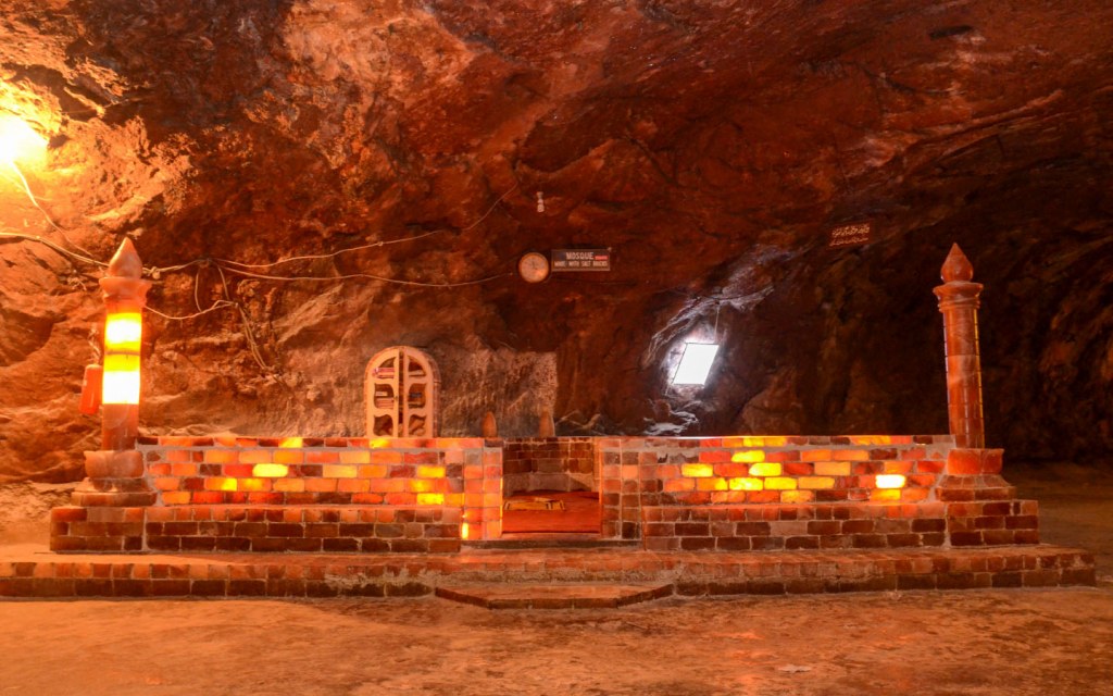 Badshahi Mosque inside Khewra Mines