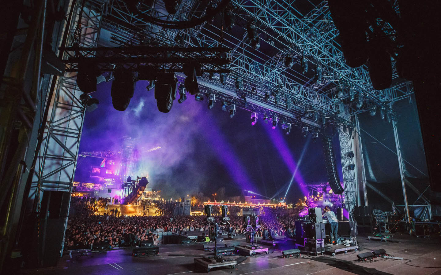 20 Awesome Summer Festivals Around the World | Zameen Blog