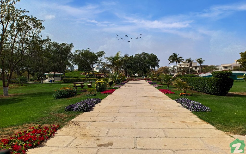 beautiful parks in Maymar