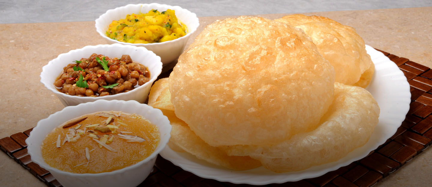 Places Serving Best Halwa Puri in Karachi | Zameen Blog