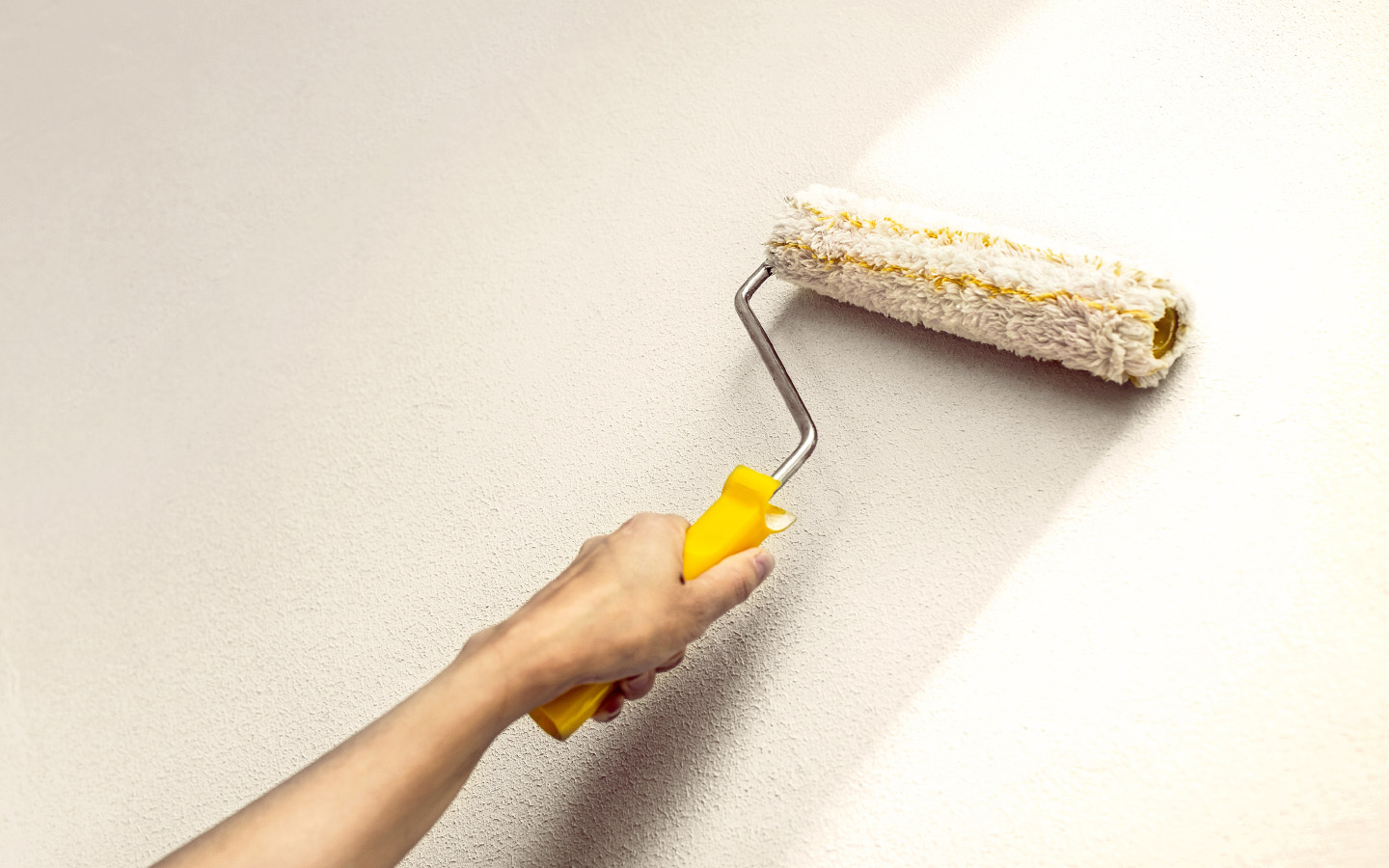 How to Fix Walls with Peeling Paint Zameen Blog Zameen Blog