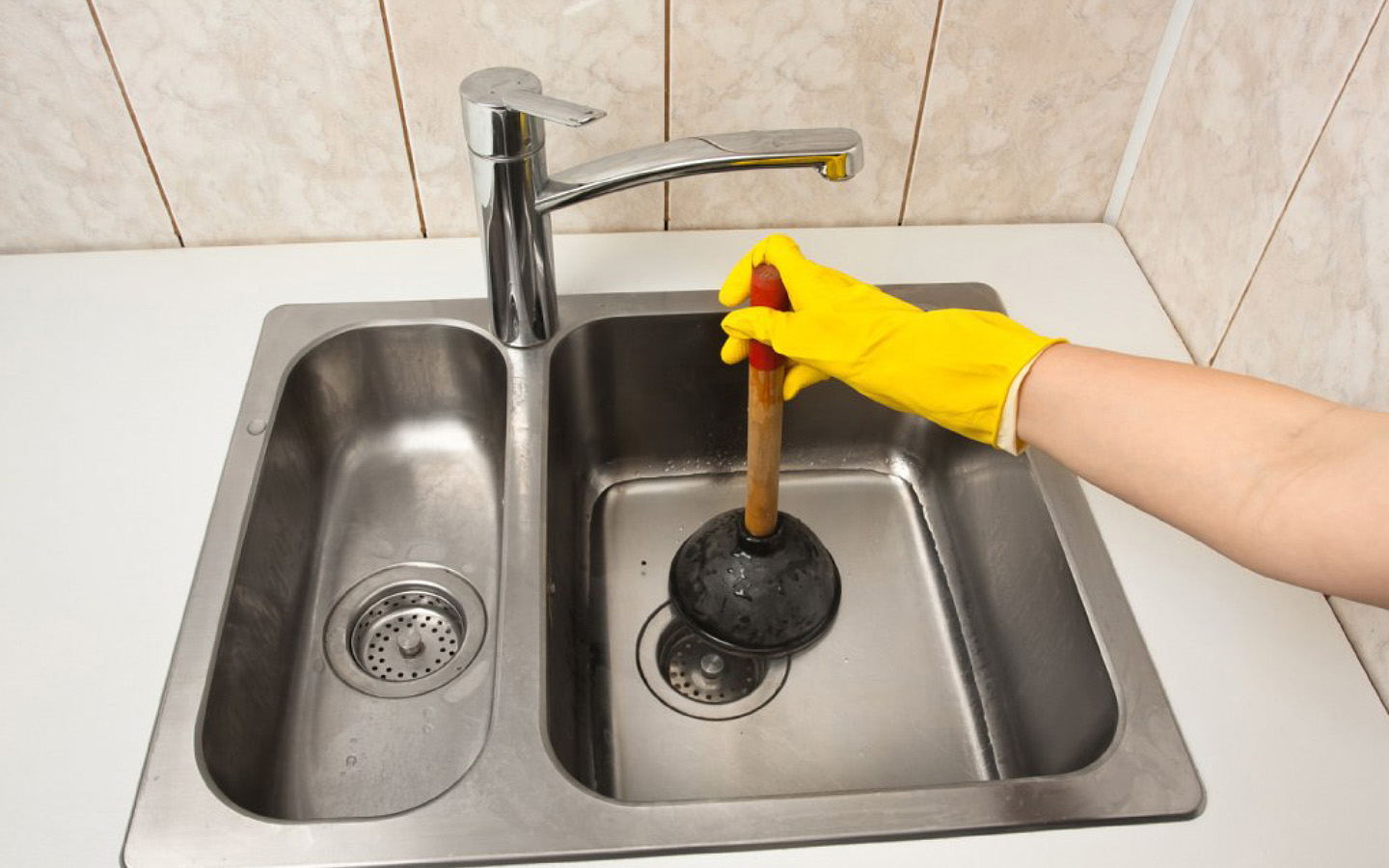 DIY Hacks to Unclog a Kitchen Sink Zameen Blog