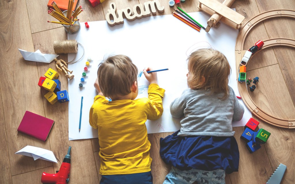 Some Creative Activities for Toddlers at Home | Zameen Blog
