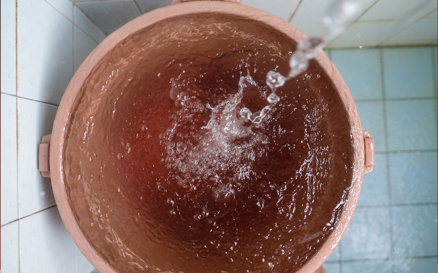 DIY Guide on How to Get Rid of Paint Smell Zameen Blog