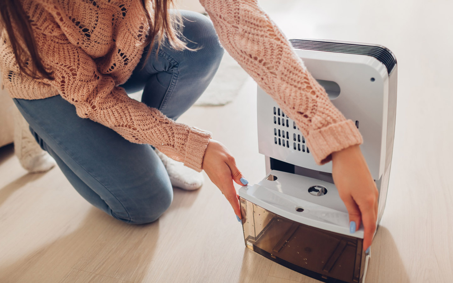 using air cooler in closed room