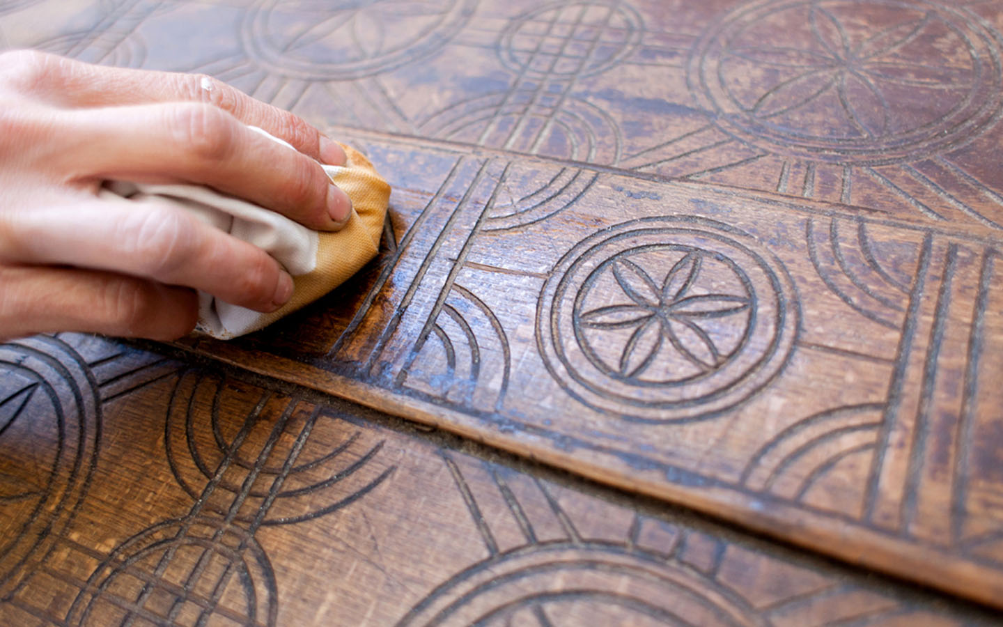 How to Polish Raw Wood like a Pro! Zameen Blog