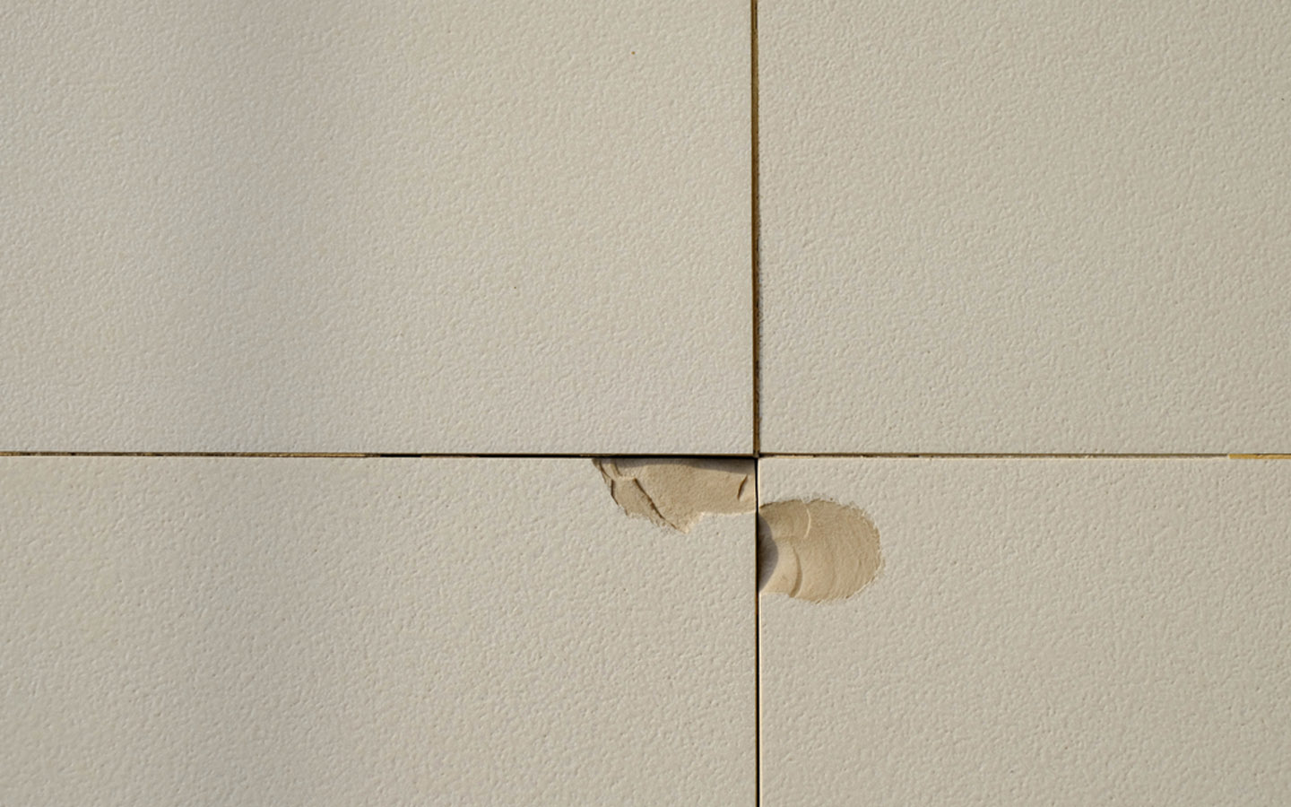 Tips on How to Prevent and Repair Cracked Tiles Zameen Blog