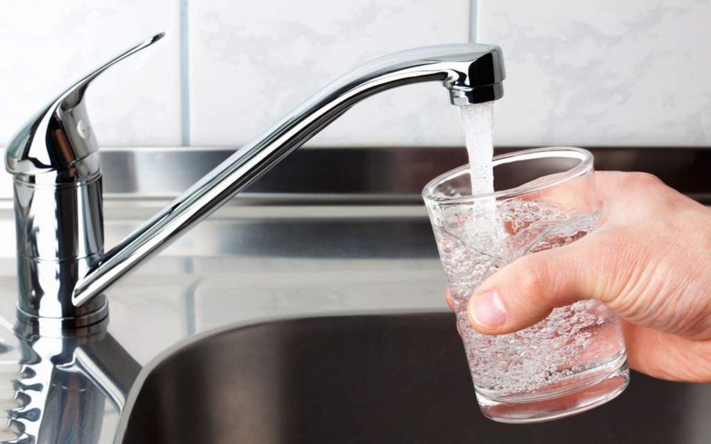 pros and cons of Single-Handle Faucet