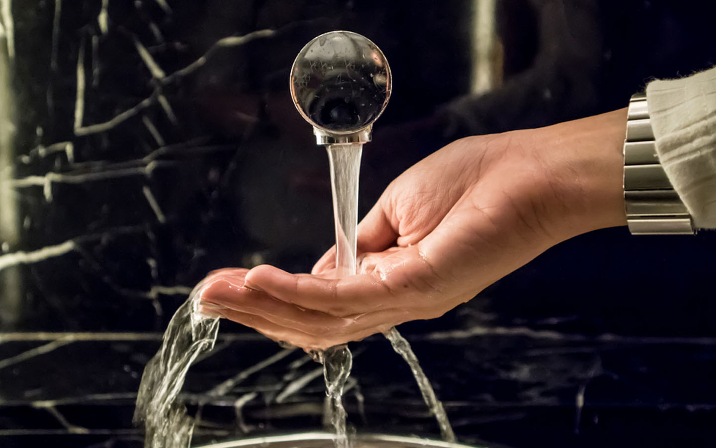 Types of Kitchen Faucets Features, Pros & Cons Zameen Blog