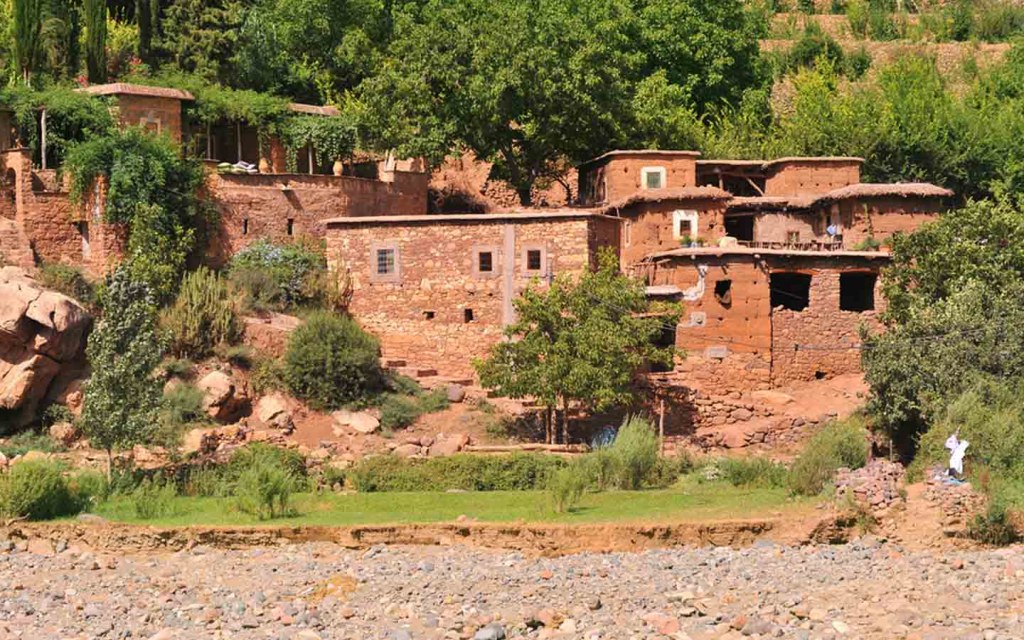 Houses made from rammed earth 