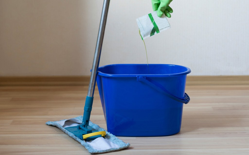 WALL CLEANING LIQUID