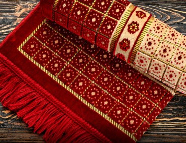 How to Make Your Own Prayer Rug at Home