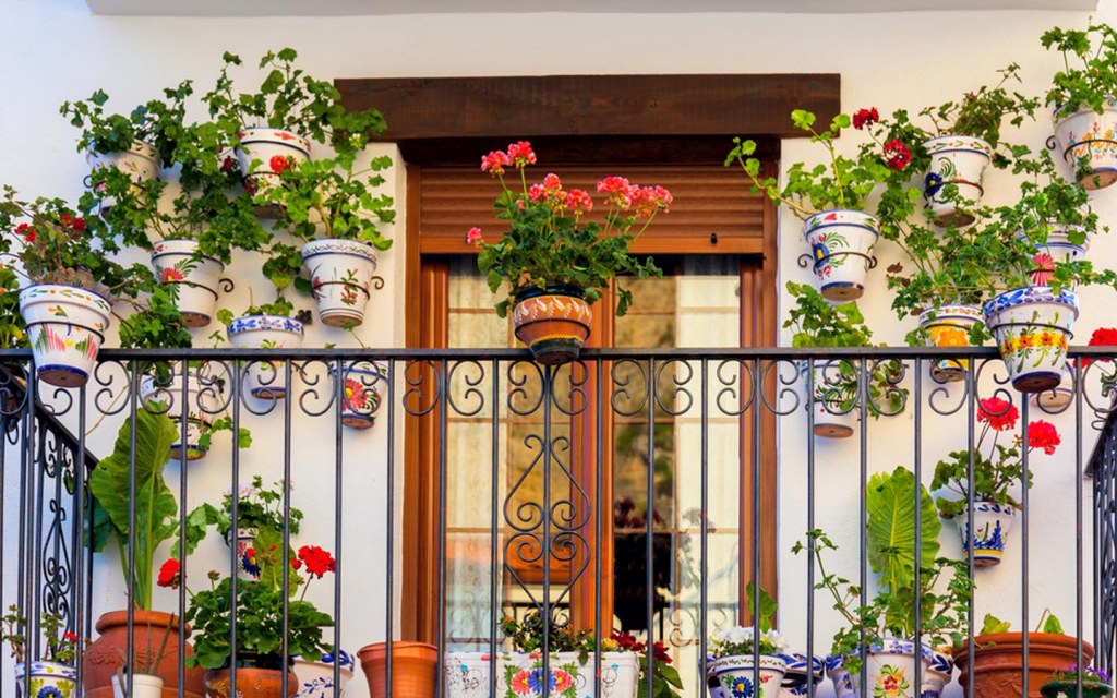 modern railing designs for the balcony