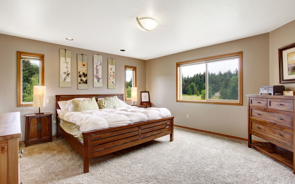 wall to wall carpeting in bedroom