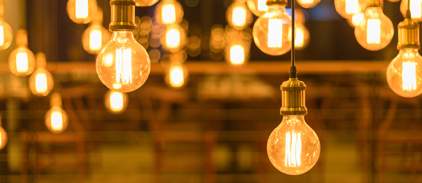 Types of Light Bulbs in Pakistan: LED, Halogen & More | Zameen Blog