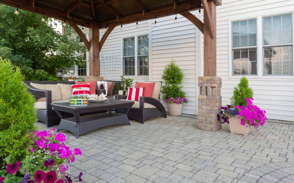 Difference Between Patio Balcony Deck Porch Veranda Zameen Blog difference-between-patio-balcony-deck-porch-veranda-zameen-blog