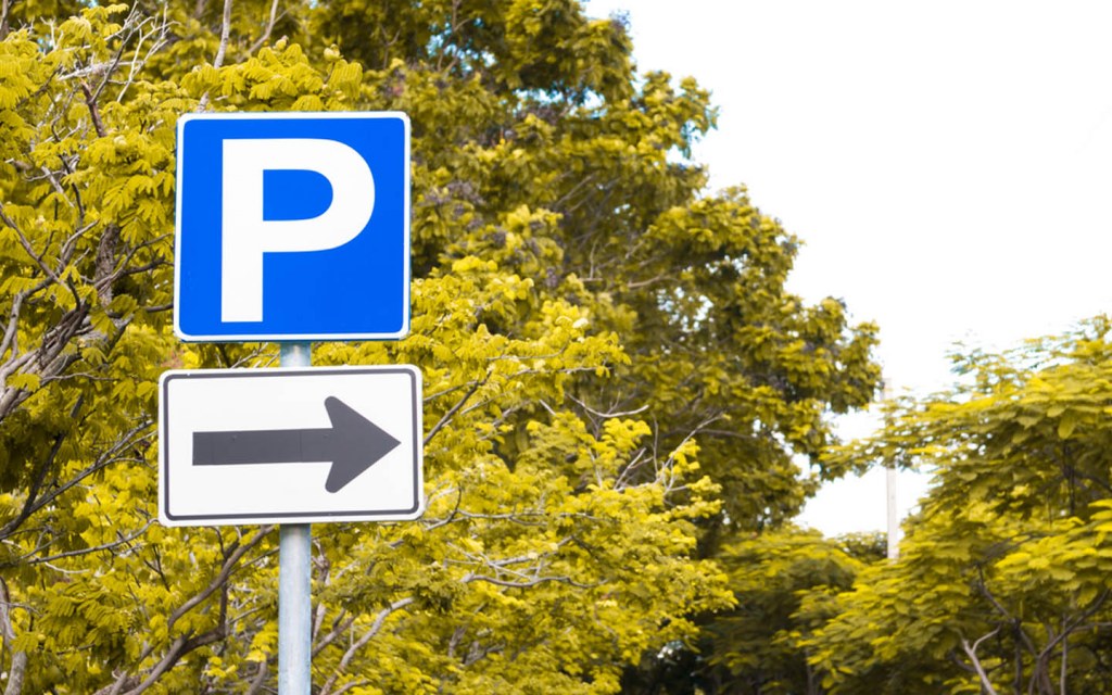 road signs in Pakistan