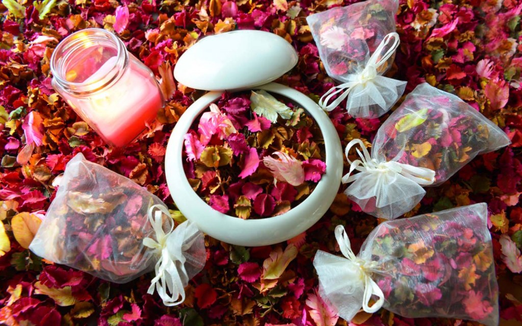 Make a potpourri out of dried roses and flowers