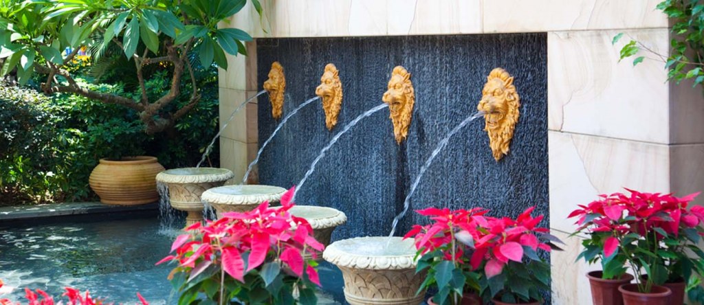 Stunning Water Wall Ideas For Your Patio & Garden | Zameen Blog