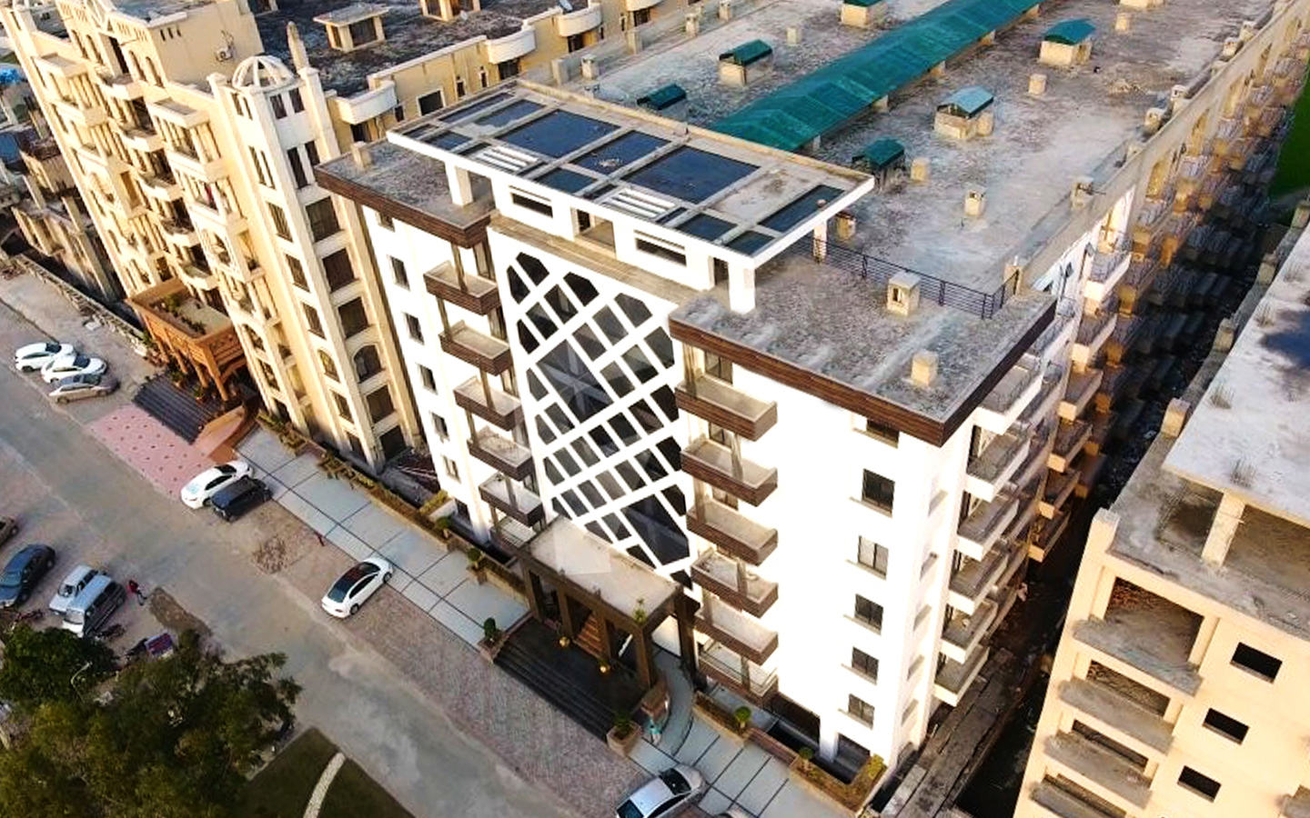 Air Avenue Luxury Apartments, Lahore Location, Features & More