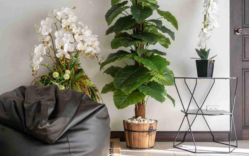 Tips & Tricks for Decorating With Fake Plants