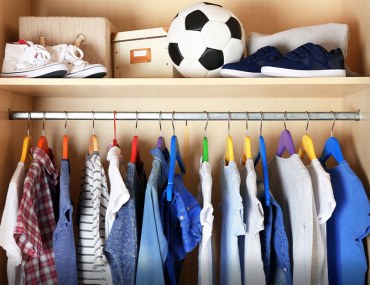 how to organise your kid’s closet