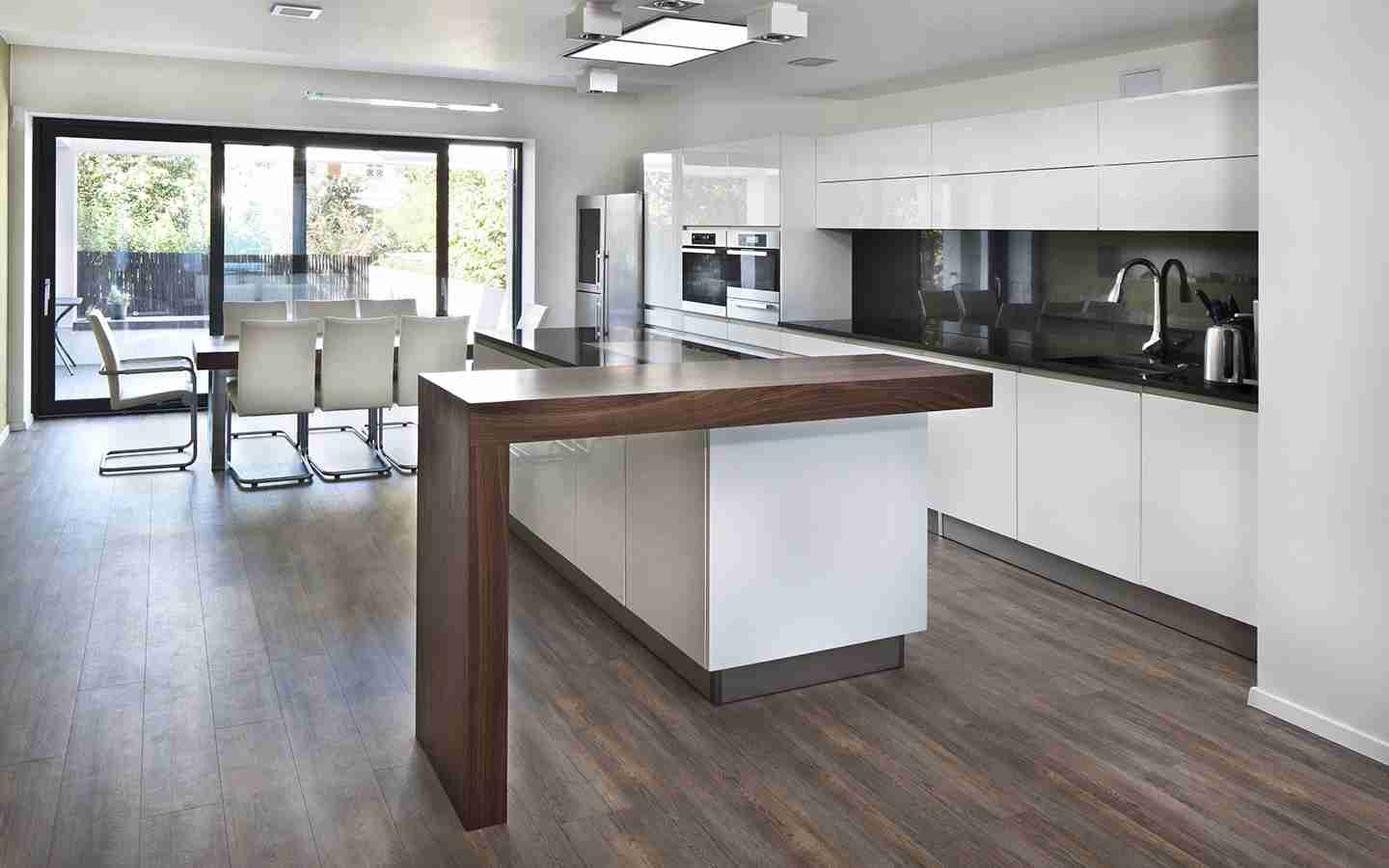 Pros and Cons of Wooden Flooring in the Kitchen | Zameen Blog