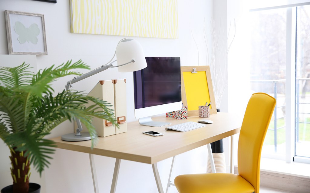 decluttering tips for your desk