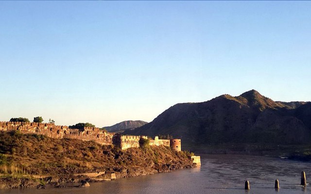 Traveler s Guide To Attock Fort History Location More Zameen Blog