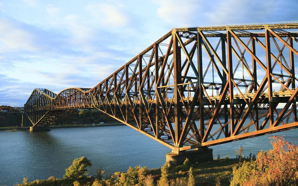 cantilever construction techniques are used in cantilever bridges