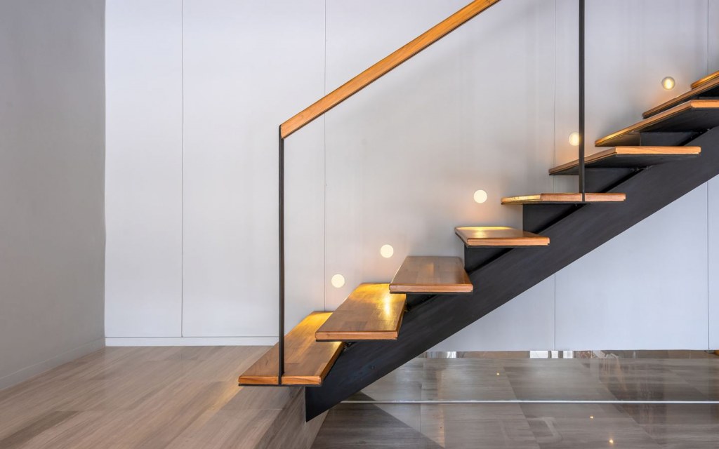 Staircase side deals lights