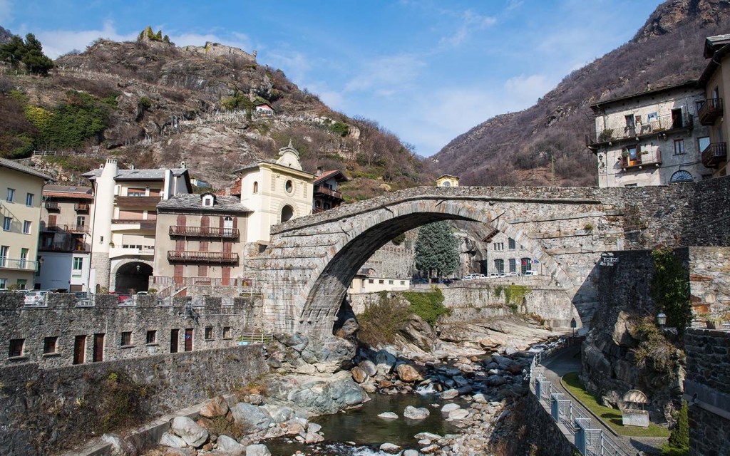 arch bridges are the oldest types of bridges