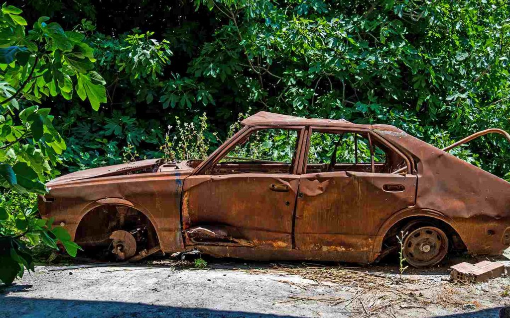 rusted car