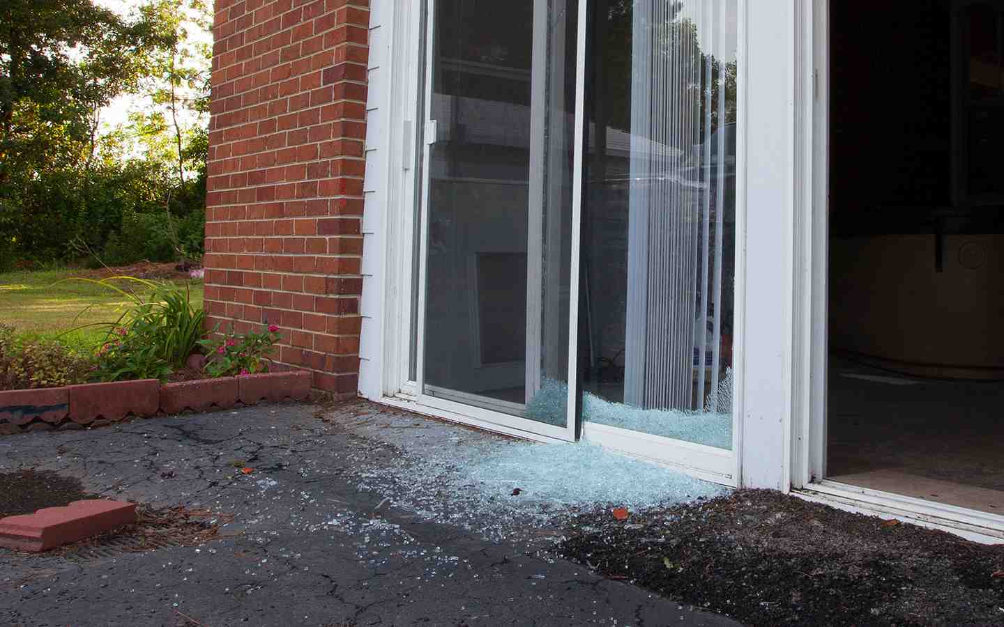 Pros & Cons Of Sliding Glass Doors Zameen Blog