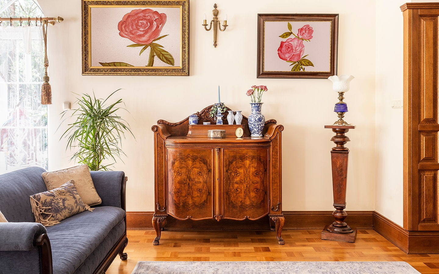 Decorating with Antiques Creative Ideas & Useful Tips Zameen Blog